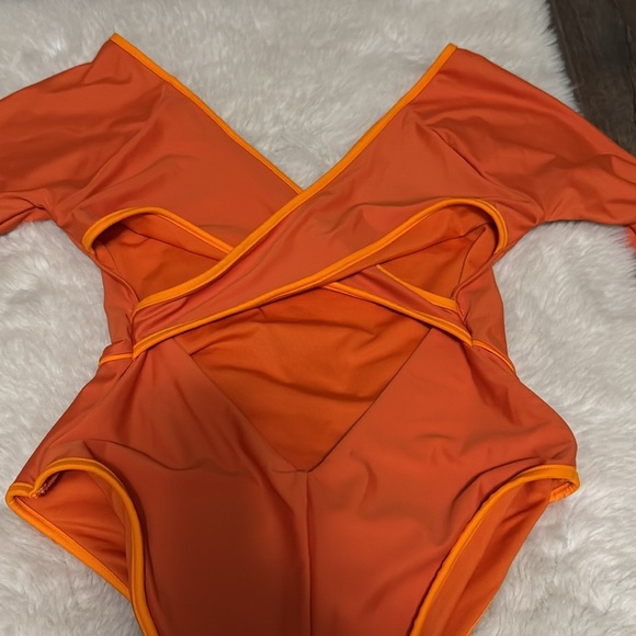 RIP CURL • Victoria Vergara Long Sleeve One Piece Swimsuit / Surf Suit ~ NWT - Picture 9 of 13